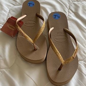 Gold Havaianas NWT